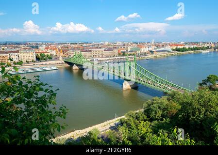 Blick auf Liberty Bridge in Budapest von oben Stockfoto