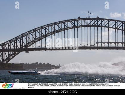 MOTORBOOT - SUPERBOAT GRAND PRIX 2008 - SYDNEY (AUS) - 09/03/2008 - FOTO : ANDREA FRANCOLINI / DPPI MARITIMO - PAL VIRIK NILSEN UND TOM BARRY-COTTER SIEGER DES SUPERBOAT GRAND PRIX VON SYDNEY UNTER SYDNEY BRÜCKE Stockfoto