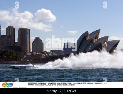 MOTORBOOT - SUPERBOAT GRAND PRIX 2008 - SYDNEY (AUS) - 09/03/2008 - FOTO : ANDREA FRANCOLINI / DPPI MARTIMO SIEGER IN DER GESAMTWERTUNG AM OPERNHAUS IN SYDNEY Stockfoto