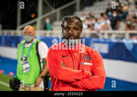 Bernard Mendy Cheftrainerassistent von Paris Saint Germain nach dem französischen Cup-Finale zwischen der Equipe Féminine de l'Olympique Lyonnais und Paris Saint-Germain Féminines (PSG) am 09. August 2020 im Abbé-Deschamps-Stadion in Auxerre, Frankreich - Foto Antoine Massinon / A2M Sport Consulting / DPPI Stockfoto