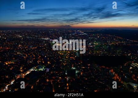 Antenne Nacht Panorama von Istanbul, Türkei Stockfoto