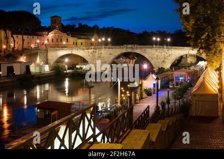 Am frühen Morgen über Brücke Cestio in Rom, Italien Stockfoto