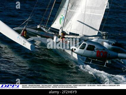 SEGELN - GRANDS RECORDS - DIE HERAUSFORDERUNG - RUND UM AUSTRALIEN REKORD - SYDNEY (AUS) START - 22/06/2005 - FOTO : ANDREA FRANCOLINI / DPPI GERONIMO CAP GEMINI SCHNEIDER ELECTRIC / SKIPPER : OLIVIER DE KERSAUSON (FRA) Stockfoto