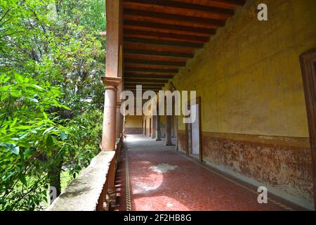 Landschaft mit Blick auf die legendäre Kolonialstil Hacienda de Gogorrón in San Luis Potosí, Mexiko. Stockfoto