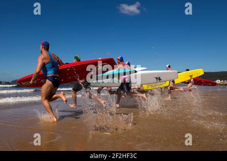 SURF LIFE SAVING - ALLPHONES NEUE SÜDWALE MEISTER UND ERÖFFNET SURF LIFE SAVING CHAMPIONSHIP 2013 - UMINA BEACH (NSW-AUS) - 6 BIS 10/03/2013 - FOTO ANDREA FRANCOLINI / DPPI MEDIEN Stockfoto