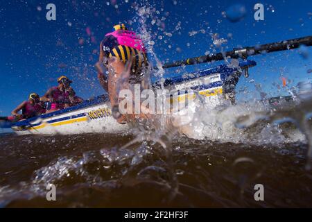 SURF LIFE SAVING - ALLPHONES NEUE SÜDWALE MEISTER UND ERÖFFNET SURF LIFE SAVING CHAMPIONSHIP 2013 - UMINA BEACH (NSW-AUS) - 6 BIS 10/03/2013 - FOTO ANDREA FRANCOLINI / DPPI MEDIEN Stockfoto