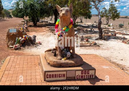 Statue am Eingang zum Corrigin Dog Cemetery 235 km. südöstlich von Perth, die eine ungewöhnliche Touristenattraktion geworden ist, Western Australia Stockfoto