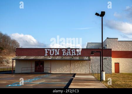 Rockbridge, Usa. März 2021, 11th. Fun Barn Movie Theatre abseits der Route 33. Kredit: SOPA Images Limited/Alamy Live Nachrichten Stockfoto