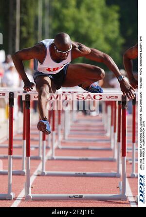 LEICHTATHLETIK - SAN ANTONIO COLLEGE RELAIS - KALIFORNIEN (USA) - 19/04/2003 - FOTO : CHRISTOPHE BAUDRY / DPPI MEN 110 M HÜRDEN - ALLEN JOHNSON (USA) Stockfoto