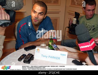 BASKETBALL - FIBA WELTMEISTERSCHAFT 2006 - SENDAI (JAP) - 18/08/2006 FOTO : CATHERINE STEENKESTE / DPPI FRANKREICH - TONY PARKER (FRA) RENUNCES ZUR WELT CHPAMPIONSHIP WEGEN GEBROCHENEM FINGER Stockfoto