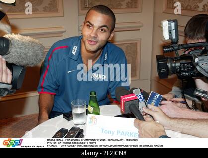 BASKETBALL - FIBA WELTMEISTERSCHAFT 2006 - SENDAI (JAP) - 18/08/2006 FOTO : CATHERINE STEENKESTE / DPPI FRANKREICH - TONY PARKER (FRA) RENUNCES ZUR WELT CHPAMPIONSHIP WEGEN GEBROCHENEM FINGER Stockfoto