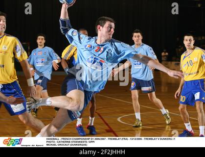 HANDBALL - FRANZÖSISCHE MEISTERSCHAFT D1 2006/2007 - TREMBLAY (FRA) - 13/12/2006 - TREMBLAY V DUNKERQUE FOTO : CATHERINE STEENKESTE / DPPI MICKAEL GROCAUT (DUNKERQUE) Stockfoto