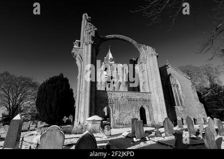 Winterschnee über Crowland Abbey; Crowland Stadt; Lincolnshire; England; Großbritannien Stockfoto