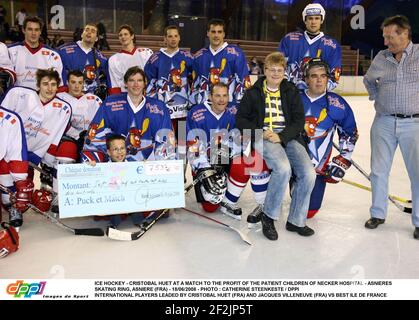 EISHOCKEY - CRISTOBAL HUET BEI EINEM SPIEL UM DEN GEWINN DER PATIENTEN KINDER VON NECKER KRANKENHAUS - ASNIERES SKATING RING, ASNIERE (FRA) - 18/06/2008 - FOTO : CATHERINE STEENKESTE / DPPI INTERNATIONALE SPIELER ANGEFÜHRT VON CRISTOBAL HUET (FRA) UND JACQUES VILLENEUVE (FRA) GEGEN DIE BESTEN ILE DE FRANCE SPIELER DER LEAGUE MAGNUS Stockfoto