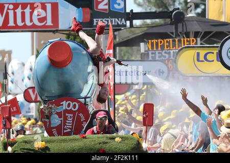 RADFAHREN - UCI WELTTOURNEE - TOUR DE FRANCE 2013 - ETAPPE 6 - Aix-en-Provence - Montpellier (176 km) - 04/07/2013 - FOTO MANUEL BLONDAU / DPPI - WERBUNG WOHNWAGEN / GEWERBLICHE VITTEL Stockfoto