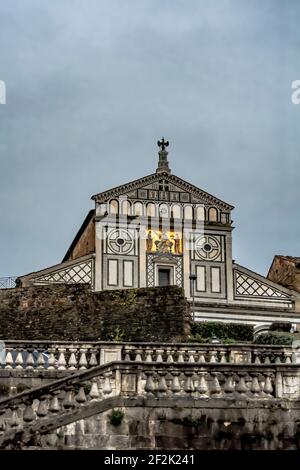 Blick auf die Basilika San Miniato al Monte in Florenz Stockfoto