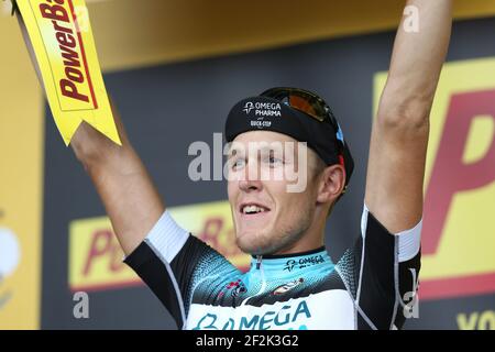 Radfahren - UCI World Tour - Tour de France 2013 - Etappe 14 - Saint-Pourcain-sur-Sioule - Lyon (191 km) - 13/07/2013 - Foto MANUEL BLONDAU / DPPI - Matteo Trentin aus Italien und das Team Omega Pharma-Quick Step feiert seine Sieg auf dem Podium Stockfoto