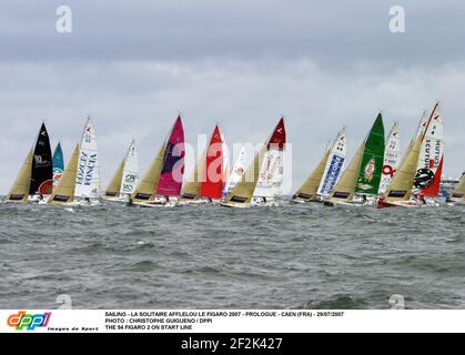 SEGELN - LA SOLITAIRE AFLELOU LE FIGARO 2007 - PROLOG - CAEN (FRA) - 29/07/2007 FOTO : CHRISTOPHE GUIGUENO / DPPI DER 54 FIGARO 2 IST AM START Stockfoto