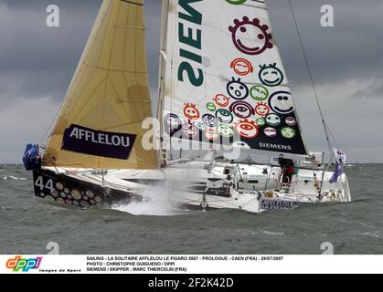 SEGELN - LA SOLITAIRE AFLELOU LE FIGARO 2007 - PROLOG - CAEN (FRA) - 29/07/2007 FOTO : CHRISTOPHE GUIGUENO / DPPI SIEMENS / SKIPPER : MARC THERCELIN (FRA) Stockfoto