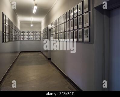 Auschwitz, Oświęcim, Polen - Juni 05, 2019: Fotogalerie von Portrait von Gefangenen in Auschwitz-Birkenau State Museum. Auschwitz Birkenau ns-Konz Stockfoto