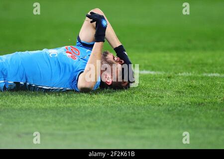 Amir Rrahmani von Neapel reagiert nach einer Verletzung während der italienischen Meisterschaft Serie A Fußballspiel zwischen SSC Napoli und Juventus FC am 13. Februar 2021 im Diego Armando Maradona Stadium in Neapel, Italien - Foto Federico Proietti / DPPI Stockfoto