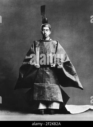 Hirohito. Porträt des japanischen Kaisers von 124th, Hirohito (1901-1989) bei seiner Inthronungszeremonie 1928 Stockfoto