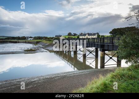 Die alte Eisenbahnbrücke über Fremington pill, Fremington Quay, Devon, Großbritannien. Stockfoto