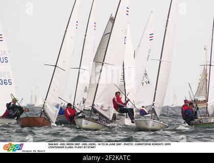 SEGELN - KIEL WOCHE 2007 - KIEL (GER) - 16. BIS 24. JUNI 2007 - FOTO : CHRISTOPHE SORENTI / DPPI ANWÄRTERKLASSE / FLOTTE AM START Stockfoto