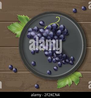 Vector Trauben auf Teller mit Blättern, isoliert auf Holzhintergrund, Draufsicht Stock Vektor