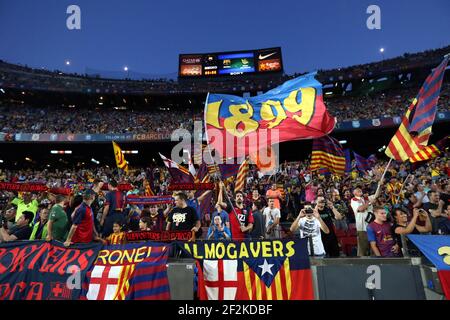 Fußballspiel der spanischen Meisterschaft 2013-2014 zwischen dem FC Barcelona und Real Sociedad am 24. September 2013 in Barcelona, Spanien - Foto Manuel Blondau / AOP Presse / DPPI - Unterstützer im Bild vor dem Spiel Stockfoto