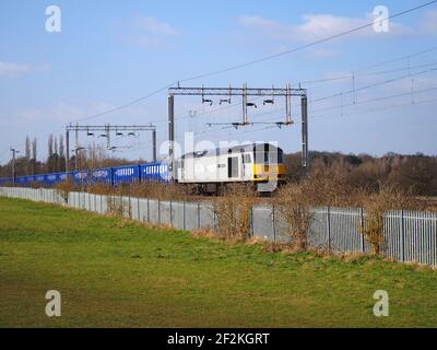 DC Rail Class 60 Schwerlastlokomotive 60046 William Wilberforce Nähert sich Northampton an der West Coast Mainline Stockfoto