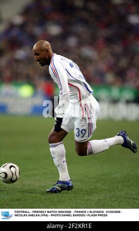 FUSSBALL - FREUNDSCHAFTSSPIEL 2005/2006 - FRANKREICH GEGEN SLOWAKEI - 01/03/2006 - NICOLAS ANELKA (FRA) - FOTO DANIEL BARDOU / FLASH DRÜCKEN Stockfoto