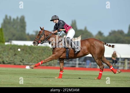 Reitsport - Polo - Finale Frauen - WARUM NICHT / TOM TAILOR während der French Open 2013 in Apremont / Chantilly (Frankreich) - 21th. September 2013 - 2nd Women French Open Chopard - 13. French Open - Foto : Christophe Bricot / DPPI - Team TOM TAILOR (Blau) ? Zentrum Porsche Roissy ( Lavinia Fabre (Cap.) - FRA - Naomi Schroder - GER - Tahnee Schroder - GER - Lia Salvo ? ARG und Team WHY NOT (schwarz und pink) Hana Grill (Cap.) - AUS - Gaele Gosset - FRA - Hazel Jackson - GBR - Anna Kates-Davis ? GBR Stockfoto