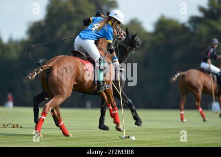 Reitsport - Polo - Finale Frauen - WARUM NICHT / TOM TAILOR während der French Open 2013 in Apremont / Chantilly (Frankreich) - 21th. September 2013 - 2nd Women French Open Chopard - 13. French Open - Foto : Christophe Bricot / DPPI - Team TOM TAILOR (Blau) ? Zentrum Porsche Roissy ( Lavinia Fabre (Cap.) - FRA - Naomi Schroder - GER - Tahnee Schroder - GER - Lia Salvo ? ARG und Team WHY NOT (schwarz und pink) Hana Grill (Cap.) - AUS - Gaele Gosset - FRA - Hazel Jackson - GBR - Anna Kates-Davis ? GBR Stockfoto