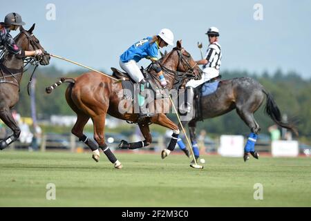 Reitsport - Polo - Finale Frauen - WARUM NICHT / TOM TAILOR während der French Open 2013 in Apremont / Chantilly (Frankreich) - 21th. September 2013 - 2nd Women French Open Chopard - 13. French Open - Foto : Christophe Bricot / DPPI - Team TOM TAILOR (Blau) ? Zentrum Porsche Roissy ( Lavinia Fabre (Cap.) - FRA - Naomi Schroder - GER - Tahnee Schroder - GER - Lia Salvo ? ARG und Team WHY NOT (schwarz und pink) Hana Grill (Cap.) - AUS - Gaele Gosset - FRA - Hazel Jackson - GBR - Anna Kates-Davis ? GBR Stockfoto