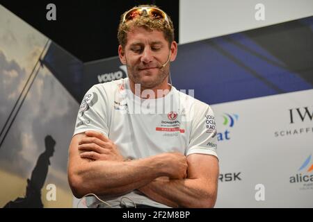 Dongfeng Race Team Präsentation mit dem französischen Skipper Charles Caudreler vor dem Start des Volvo Ocean Race in Alicante am 11. oktober 2014 - Foto Christophe Favreau / DPPI Stockfoto