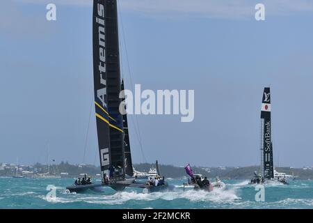 SoftBank Team Japan Skipped by Dean Barker Racing Artemis Racing Skipped by Nathan Outteridge während des 4th Louis Vuitton America's Cup Challenger Playoff Halbfinale im Great Sound of Hamilton, Bermuda am 9th. Juni 2017 - Foto Christophe Favreau / DPPI Stockfoto