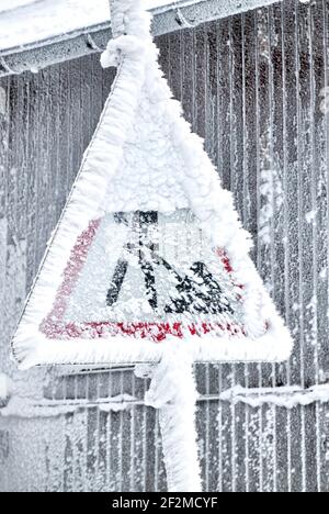 Groenhoff Haus, Komplex, Lilienthal Haus, Schild, Schnee, Winterzauber auf der Wasserkuppe, Winter, vereist, Frost, Schnee, Rhön, Hessen, Deutschland, Europa, Stockfoto