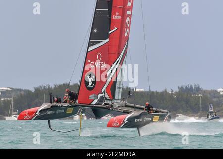 Racing Fly Emirates Team New Zealand Skipped von Peter Burling während des Louis Vuitton America's Cup Challenger Playoff Finals 4th im Great Sound of Hamilton, Bermuda am 11th. Juni 2017 - Foto Christophe Favreau / DPPI Stockfoto