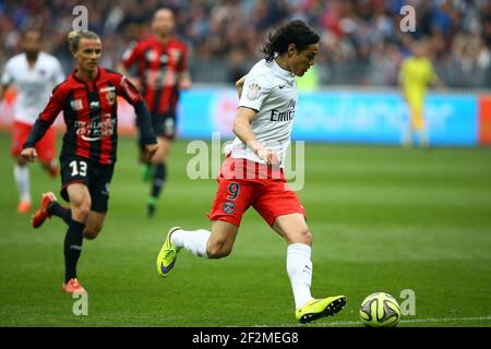 Edison Cavani von Paris SG während der französischen Meisterschaft L1 Fußballspiel zwischen Nizza und Paris Saint Germain am 18. April 2015 im Allianz Riviera Stadion in Nizza, Frankreich. Foto: Manuel Blondau / AOP Press / DPPI Stockfoto