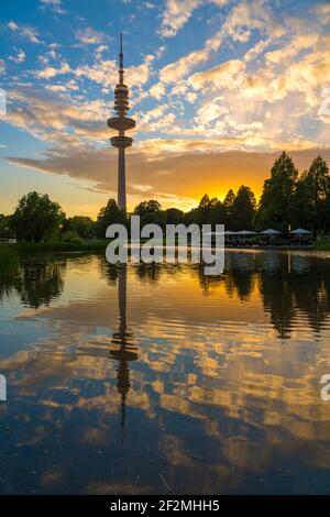 Deutschland, Hamburg, Planten un Blomen, Abendstimmung, Parksee, Telemichel, Spiegelung Stockfoto