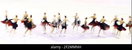 Team Paradise of Russia tritt beim Synchronized Skating beim ISU Figure Skating Grand Prix Finale 2015-2016 im Barcelona Convention Center in Barcelona, Spanien, am 12. Dezember 2015 an.Foto: Manuel Blondau/AOP.Press/DPPI Stockfoto