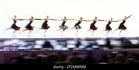 Team Paradise of Russia tritt beim Synchronized Skating beim ISU Figure Skating Grand Prix Finale 2015-2016 im Barcelona Convention Center in Barcelona, Spanien, am 12. Dezember 2015 an.Foto: Manuel Blondau/AOP.Press/DPPI Stockfoto