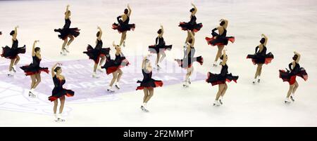 Team Paradise of Russia tritt beim Synchronized Skating beim ISU Figure Skating Grand Prix Finale 2015-2016 im Barcelona Convention Center in Barcelona, Spanien, am 12. Dezember 2015 an.Foto: Manuel Blondau/AOP.Press/DPPI Stockfoto