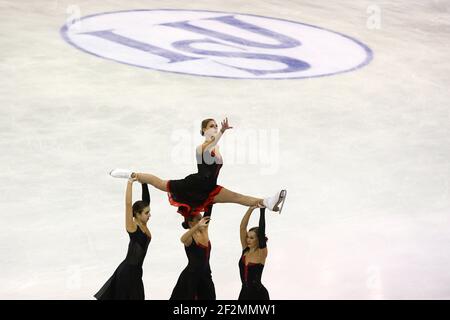 Team Paradise of Russia tritt beim Synchronized Skating beim ISU Figure Skating Grand Prix Finale 2015-2016 im Barcelona Convention Center in Barcelona, Spanien, am 12. Dezember 2015 an.Foto: Manuel Blondau/AOP.Press/DPPI Stockfoto