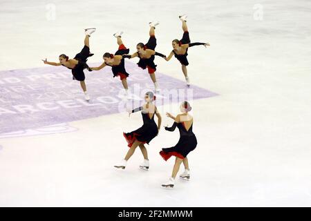 Team Paradise of Russia tritt beim Synchronized Skating beim ISU Figure Skating Grand Prix Finale 2015-2016 im Barcelona Convention Center in Barcelona, Spanien, am 12. Dezember 2015 an.Foto: Manuel Blondau/AOP.Press/DPPI Stockfoto