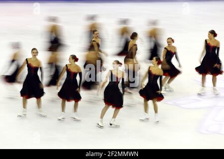 Team Paradise of Russia tritt beim Synchronized Skating beim ISU Figure Skating Grand Prix Finale 2015-2016 im Barcelona Convention Center in Barcelona, Spanien, am 12. Dezember 2015 an.Foto: Manuel Blondau/AOP.Press/DPPI Stockfoto