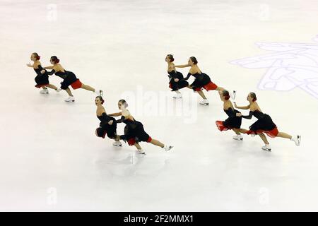 Team Paradise of Russia tritt beim Synchronized Skating beim ISU Figure Skating Grand Prix Finale 2015-2016 im Barcelona Convention Center in Barcelona, Spanien, am 12. Dezember 2015 an.Foto: Manuel Blondau/AOP.Press/DPPI Stockfoto