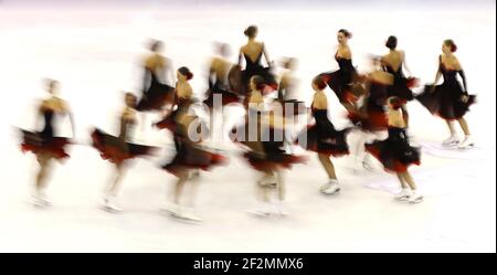 Team Paradise of Russia tritt beim Synchronized Skating beim ISU Figure Skating Grand Prix Finale 2015-2016 im Barcelona Convention Center in Barcelona, Spanien, am 12. Dezember 2015 an.Foto: Manuel Blondau/AOP.Press/DPPI Stockfoto