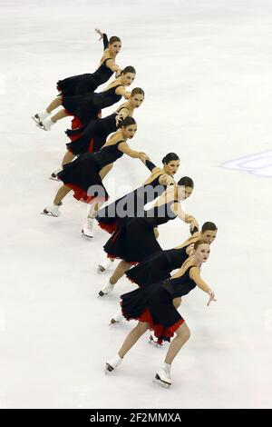 Team Paradise of Russia tritt beim Synchronized Skating beim ISU Figure Skating Grand Prix Finale 2015-2016 im Barcelona Convention Center in Barcelona, Spanien, am 12. Dezember 2015 an.Foto: Manuel Blondau/AOP.Press/DPPI Stockfoto